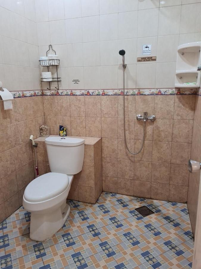 Traveller Home Tangerang Esterno foto
