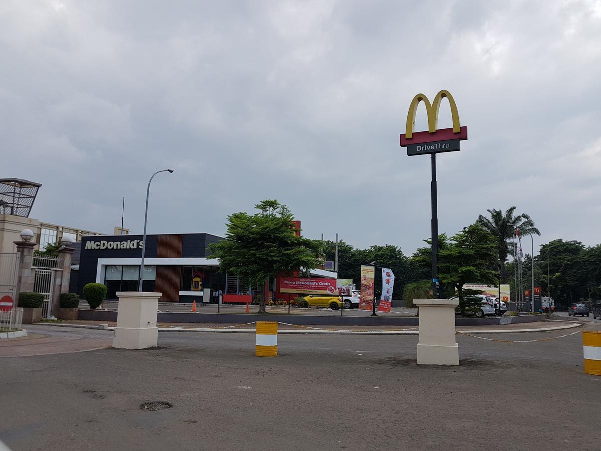 Traveller Home Tangerang Esterno foto